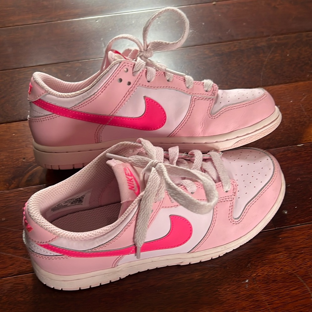 Girls triple pink Nike dunk low